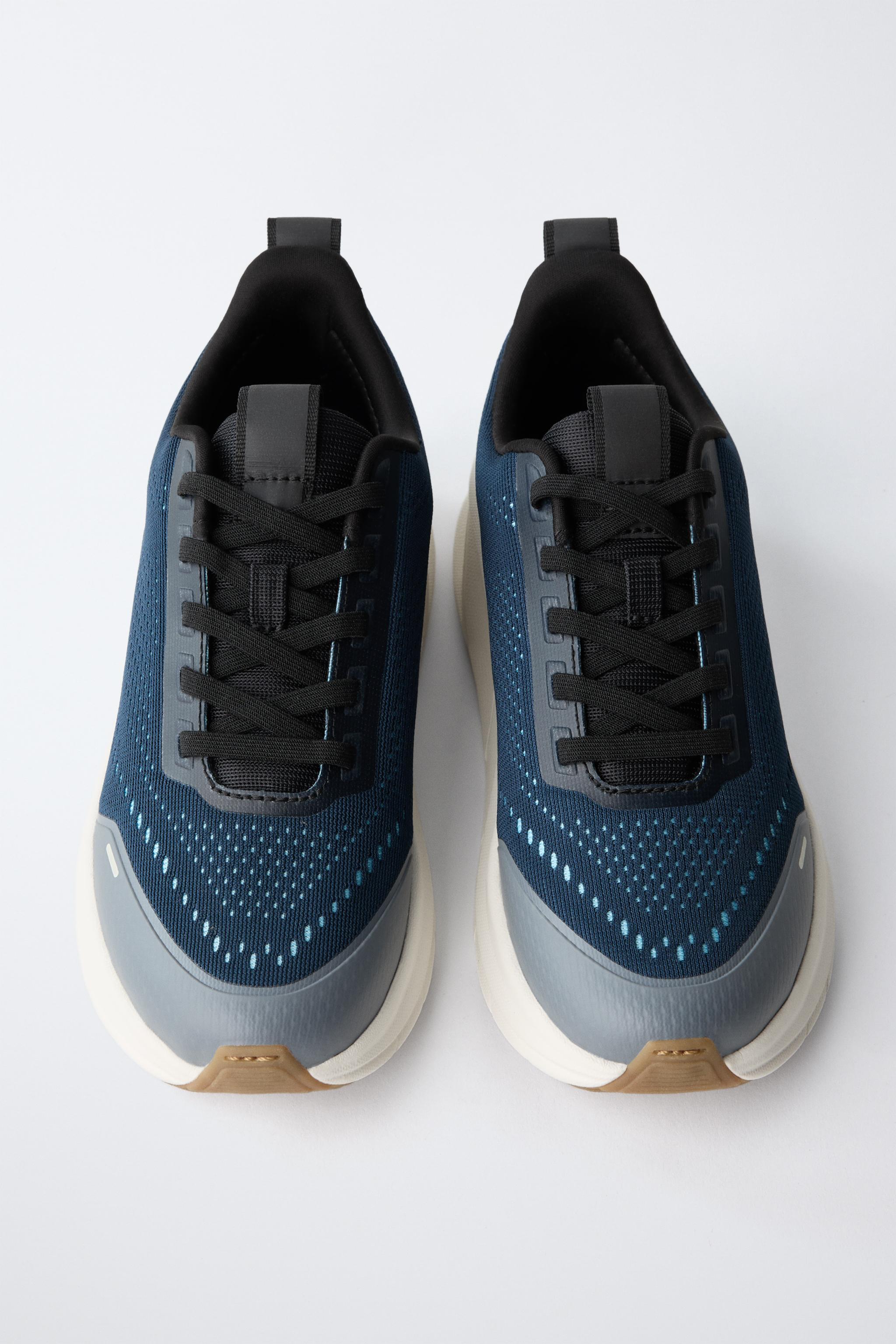 ATHLETIC SNEAKERS WITH SOLE DETAIL